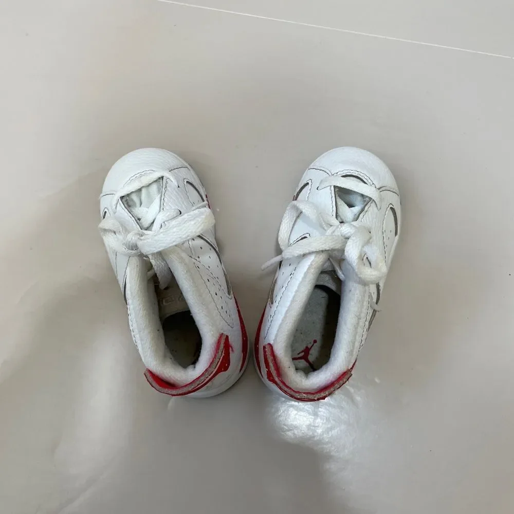 AIR‎ JORDAN 6 RETRO RED OREO SNEAKERS